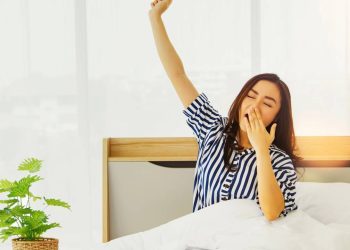 Por que o ato de esticar o corpo e espreguiçar pela manhã nos dá tanto prazer, segundo a Psicologia