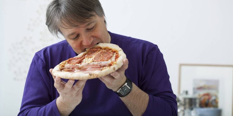 Os 3 alimentos que você nunca deve comer se tem mais de 40 anos