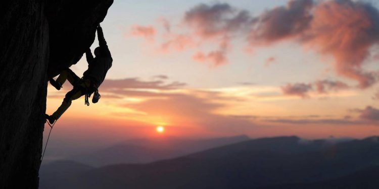 O que faz com que algumas pessoas se viciem em atividades perigosas, segundo a Psicologia