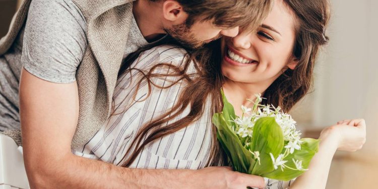 A diferença crucial entre apenas "gostar" e realmente "amar" alguém!