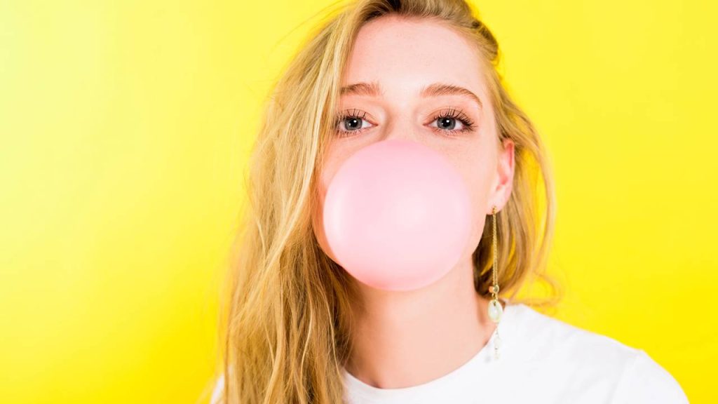 O que acontece com o seu corpo se você engolir um chiclete?