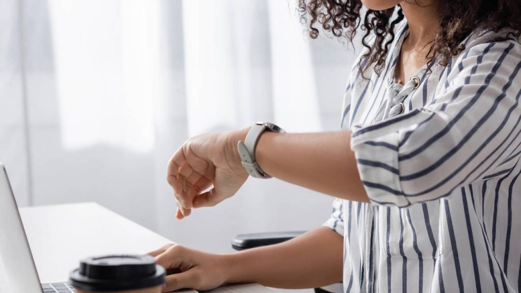 Dias passam mais rápido com o tempo? Entenda o truque da neurociência!