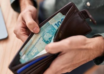 O motivo pelo qual você deve sempre andar com uma nota de R$ 2 no bolso