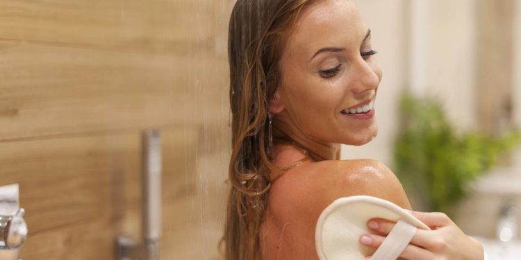 O que a ordem em que você lava as partes do corpo no banho revela sobre você!