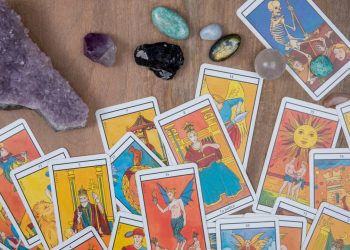 O tarô de hoje revela caminhos abertos para estes signos