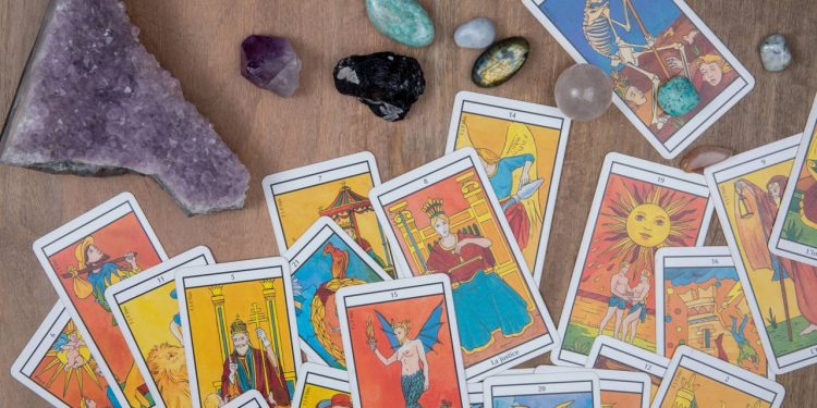 O tarô de hoje revela caminhos abertos para estes signos