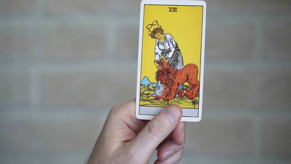 Tarô em modo limpeza favorece três signos nos próximos dias