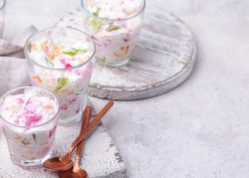 A melhor receita de gelatina mosaico para impressionar na sobremesa