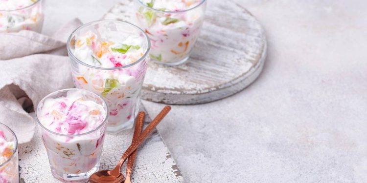 A melhor receita de gelatina mosaico para impressionar na sobremesa