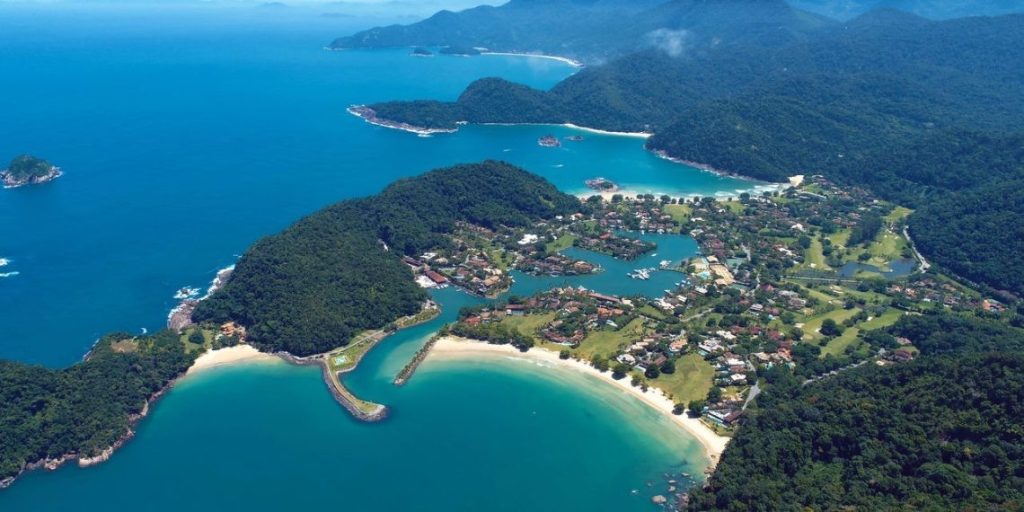 Essa cidade histórica do Rio de Janeiro encanta com praias paradisíacas
