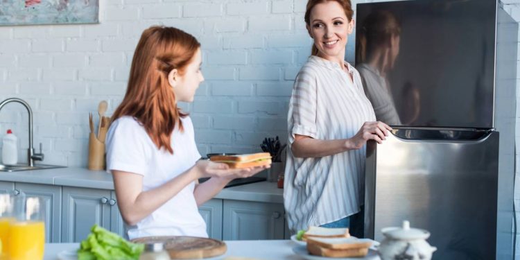 Por que é perigoso guardar o pão em sacos plásticos na geladeira