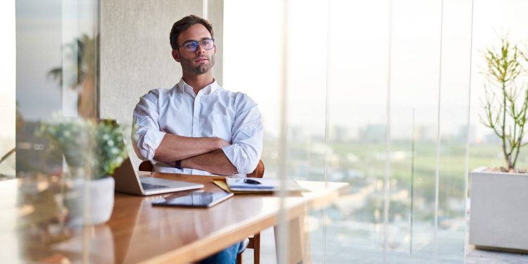 A importância da postura correta no trabalho e como corrigi-la!