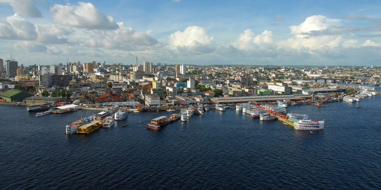 A cidade onde o encontro das águas revela uma das maiores riquezas naturais do planeta