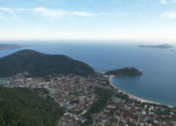 A cidade que conquistou os brasileiros com praias paradisíacas e o sossego do litoral norte de São Paulo