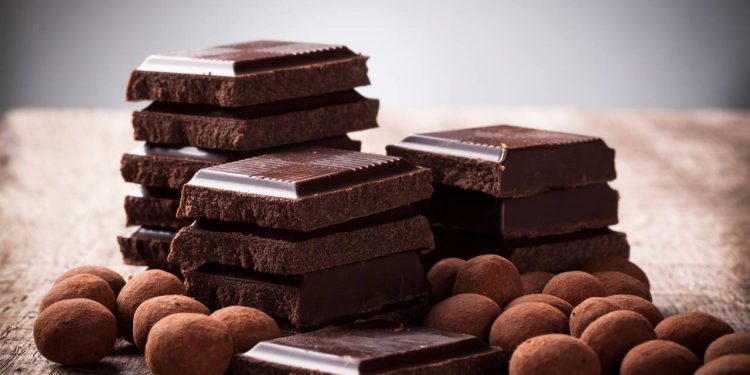 Por que o chocolate amargo é uma escolha saudável? Benefícios para o corpo e mente