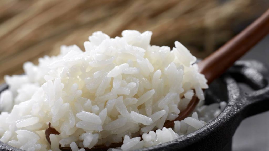 Aprenda a preparar arroz soltinho e saboroso com essas dicas