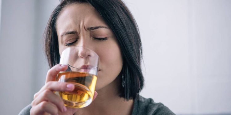 Estudo revela risco assustador de AVC entre quem bebe frequentemente