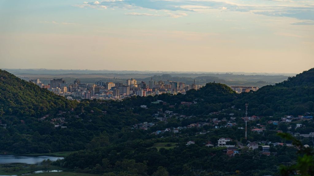 A cidade universitária que se destaca pela sua natureza ao redor e qualidade de vida no interior do Rio Grande do Sul