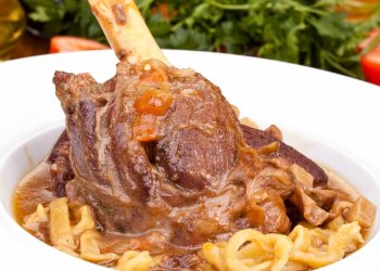 Aprenda como fazer jantar de restaurante gastando menos de dez reais