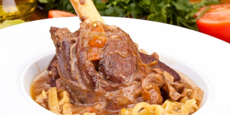 Aprenda como fazer jantar de restaurante gastando menos de dez reais