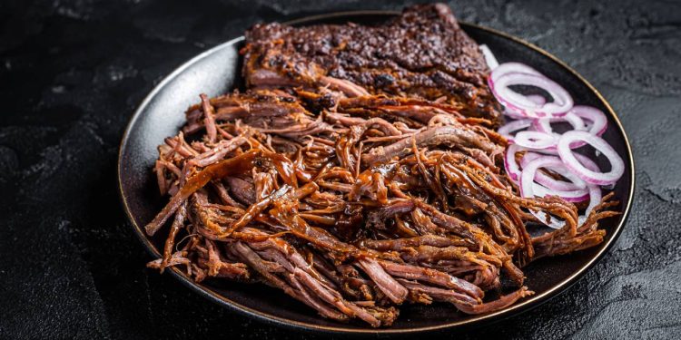 Cinco receitas com carne desfiada para impressionar na cozinha