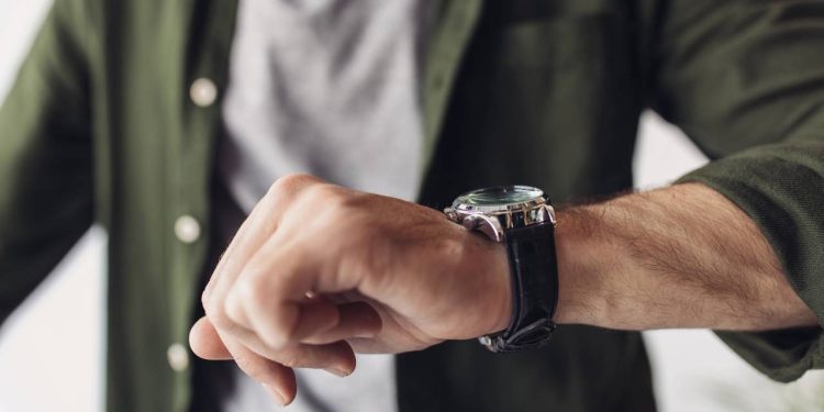 Ver horas iguais pode ser sinal do universo e abrir espaço para mudanças na sua vida