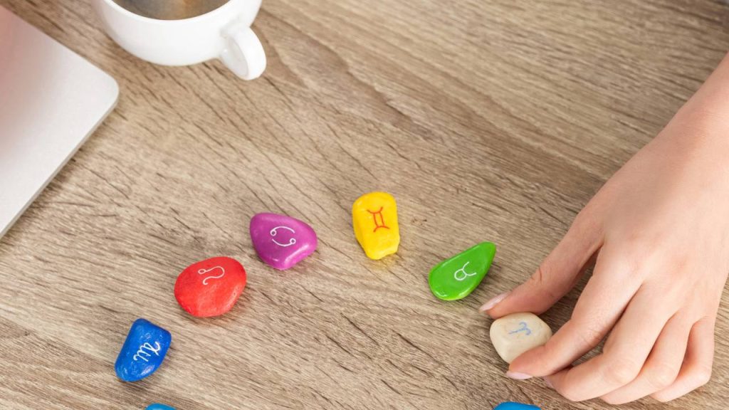 O tarô de hoje revela transformação, cura e coragem para seguir em frente