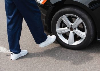 Evite acidentes e economize combustível com a pressão correta dos pneus