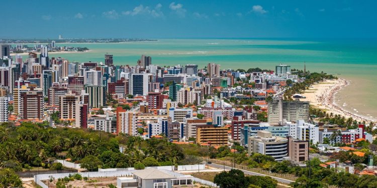 Essa cidade na Paraíba encanta com praias, cultura e o nascer do sol mais bonito do Brasil