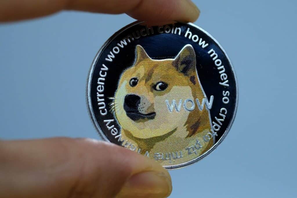 Musk diz que Tesla vai testar dogecoin como pagamento de alguns produtos