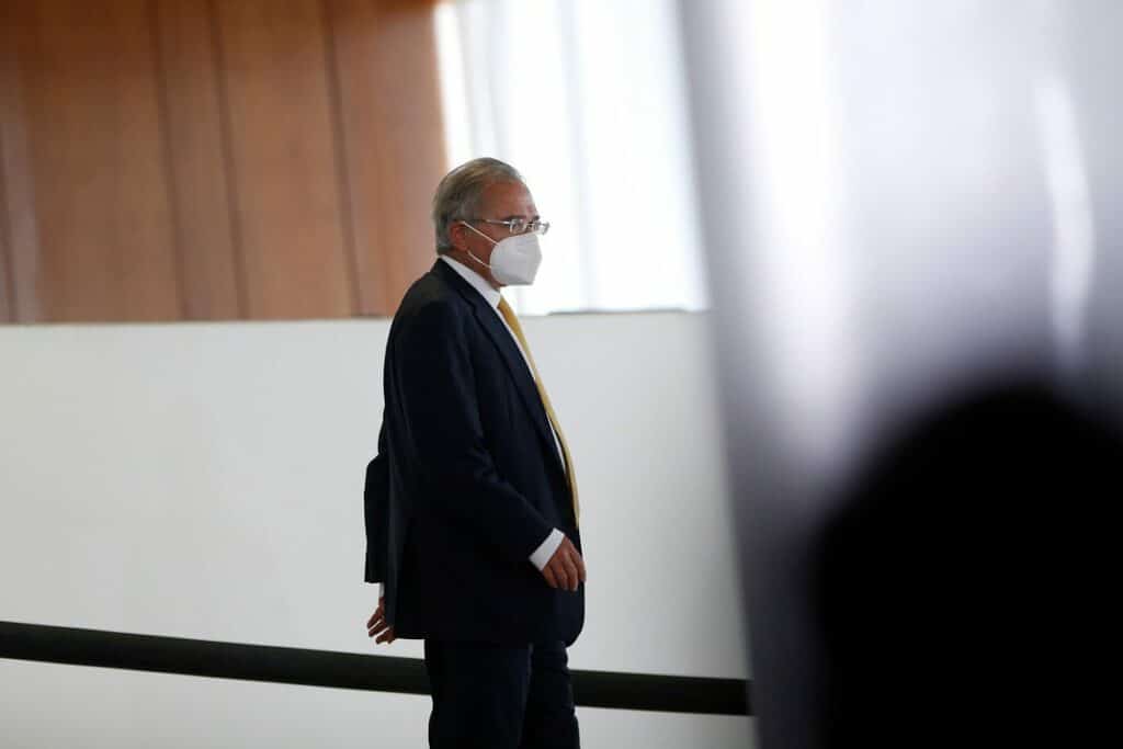 Reformar impostos sobre consumo era imprudente em 2020 com pandemia e demanda por compensaГѓВ§ГѓВЈo, diz Guedes