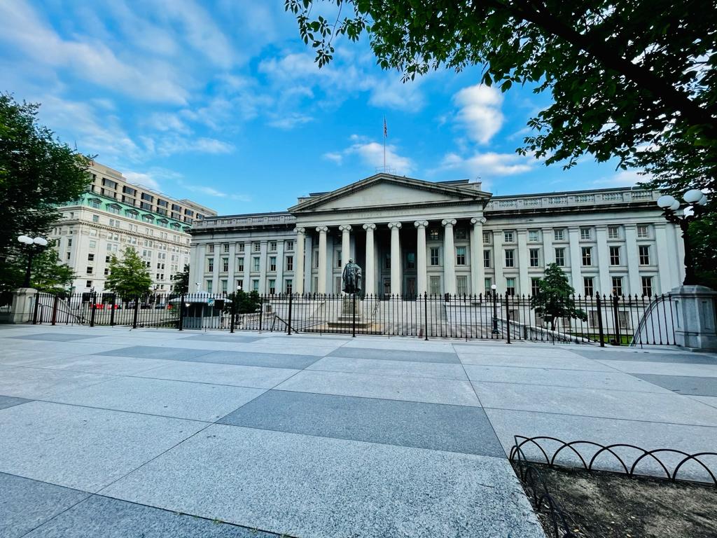 Esse movimento de queda veio antes da divulgação das atas do Federal Reserve da última reunião da segunda quinzena de junho