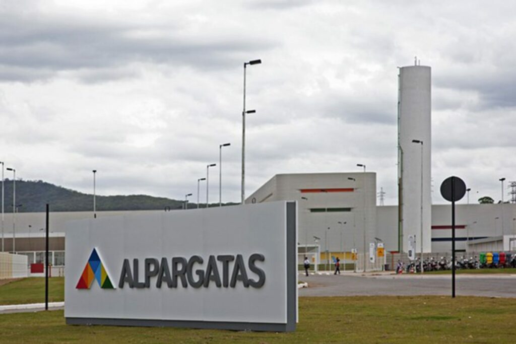 Alpargatas despenca apГѓВіs aquisiГѓВ§ГѓВЈo de participaГѓВ§ГѓВЈo em norte-americana Rothy's