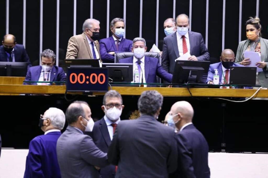 CГѓВўmara aprova texto-base de projeto que incentiva microgeraГѓВ§ГѓВЈo de energia