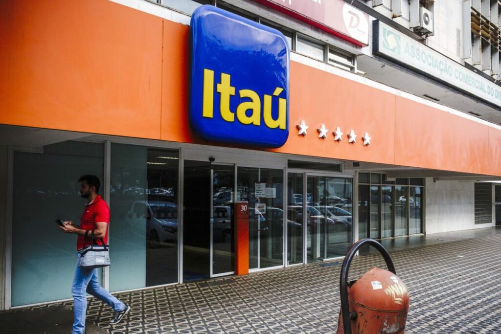 ITUB4