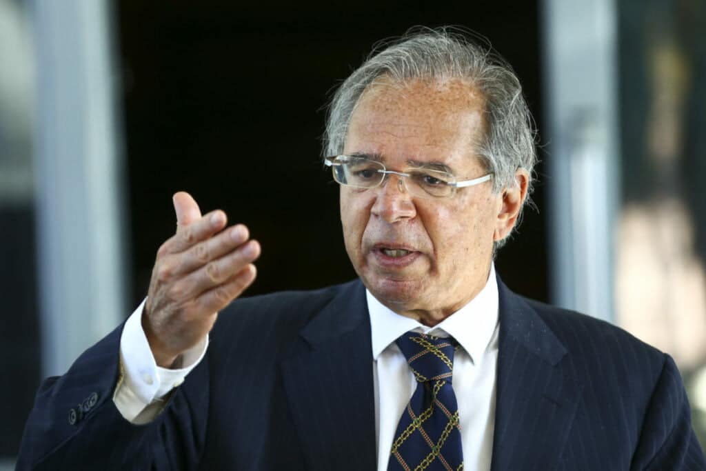 O ministro da Economia, Paulo Guedes, durante entrevista coletiva.