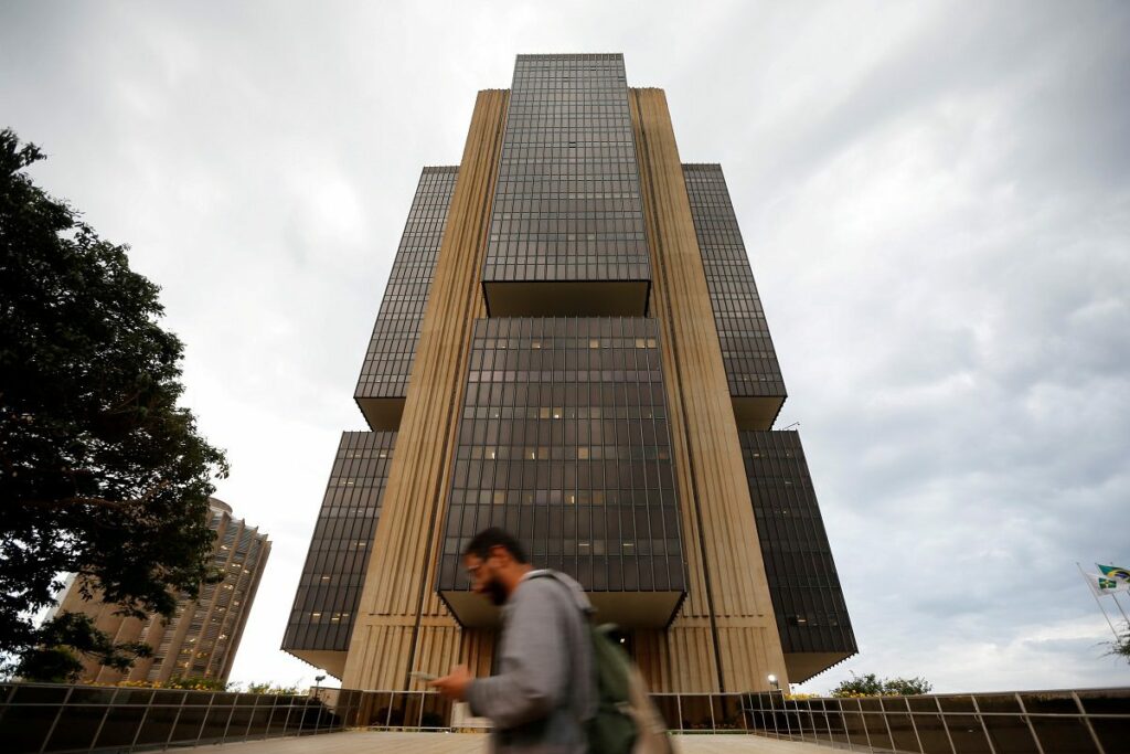 Selic pode ir a 7,5% em 2021, segundo MUFG