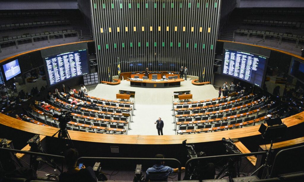 PEC da Transição é aprovada na Câmara dos Deputados