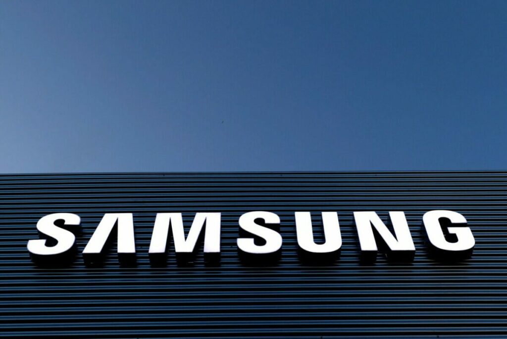 Logotipo da Samsung é visto em um prédio durante o Mobile World Congress em Barcelona, Espanha