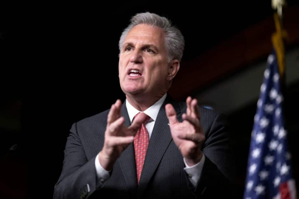 Líder da Minoria na CÃ¢mara dos Deputados dos EUA, Kevin McCarthy, durante entrevista coletiva em Washington