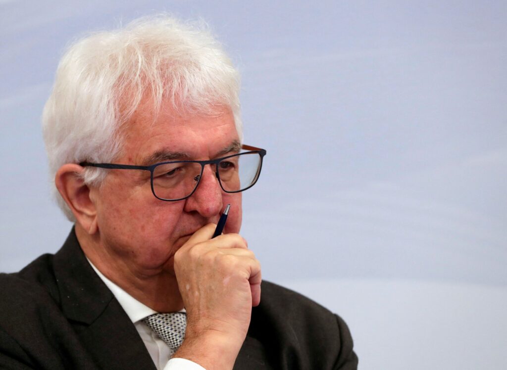 BCE pode elevar juros em cerca de um ano, diz Holzmann