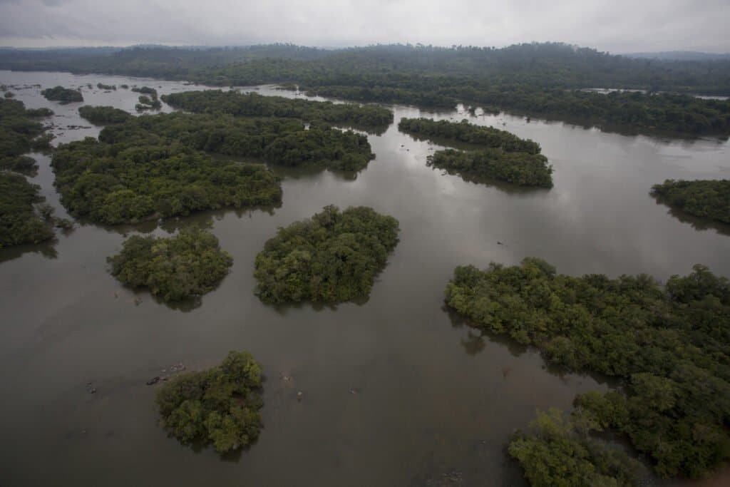 Área do rio Xingu inundada para construção da usina de Belo Monte 
23/11/2013
REUTERS/Paulo Santos