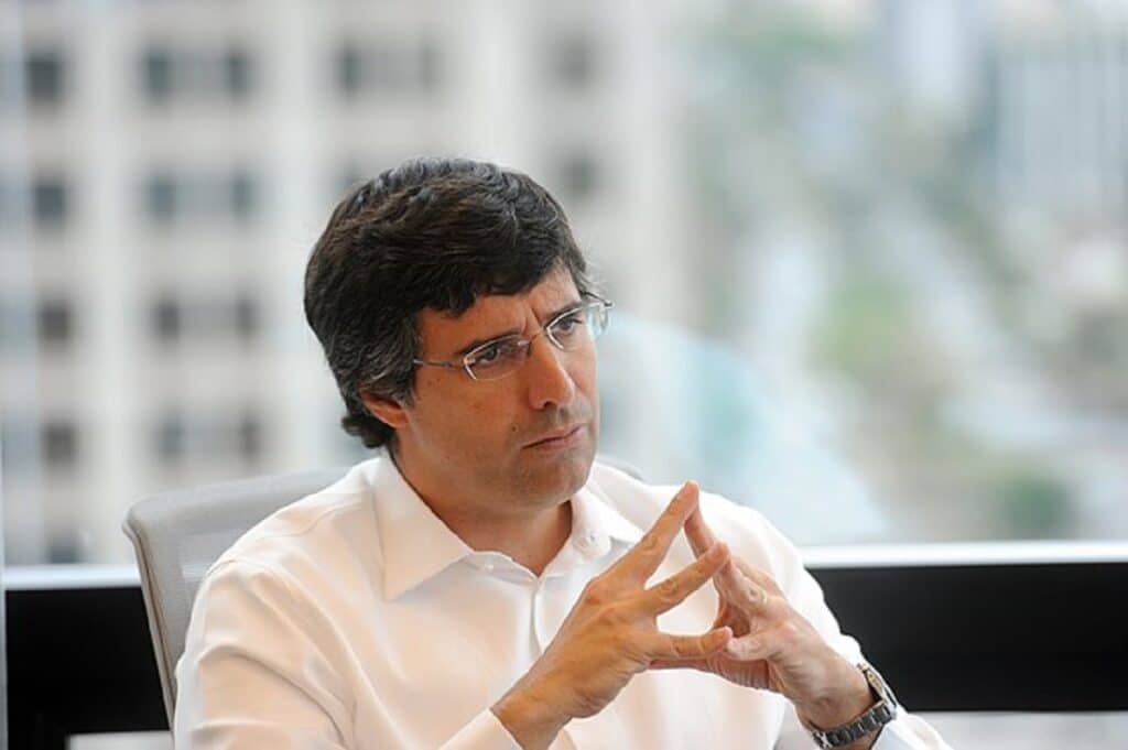 André Santos Esteves