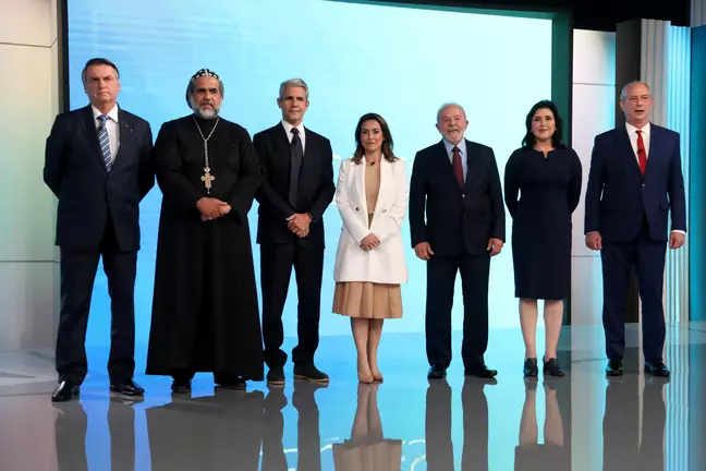 Candidatos elevam o tom, e debate é marcado por duelo de direitos de respostas e broncas de Bonner