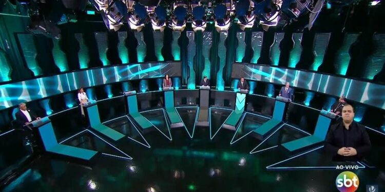 Candidatos ГѓВ  PresidГѓВЄncia durante debate presidencial neste sГѓВЎbado, 24