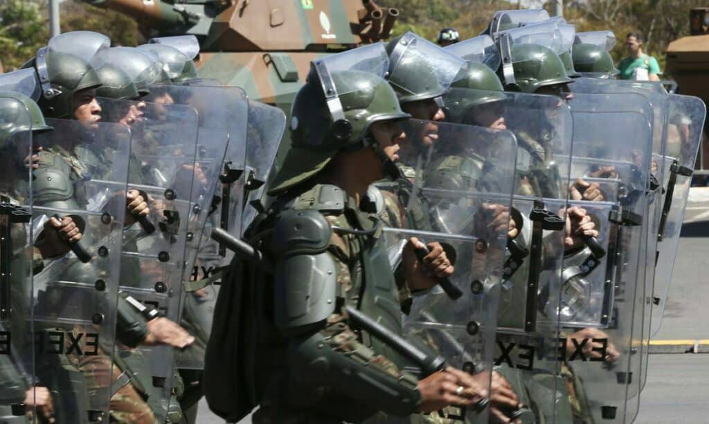 O presidente da República, Jair Bolsonaro participa das comemorações do Dia do Soldado, no Quartel-General do Exército, em Brasília