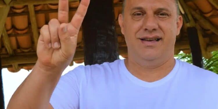 Prefeito de BocaГѓВ­na (SP), Marco AntГѓВґnio Giro