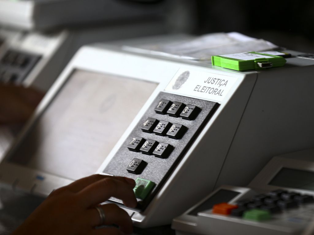 Bolsonaro entra com representaГѓВ§ГѓВЈo no TSE, contestando urnas nas eleiГѓВ§ГѓВµes 2022