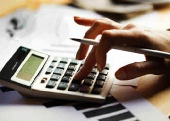 Cálculos de investimentos. Foto: Reprodução, Divulgação