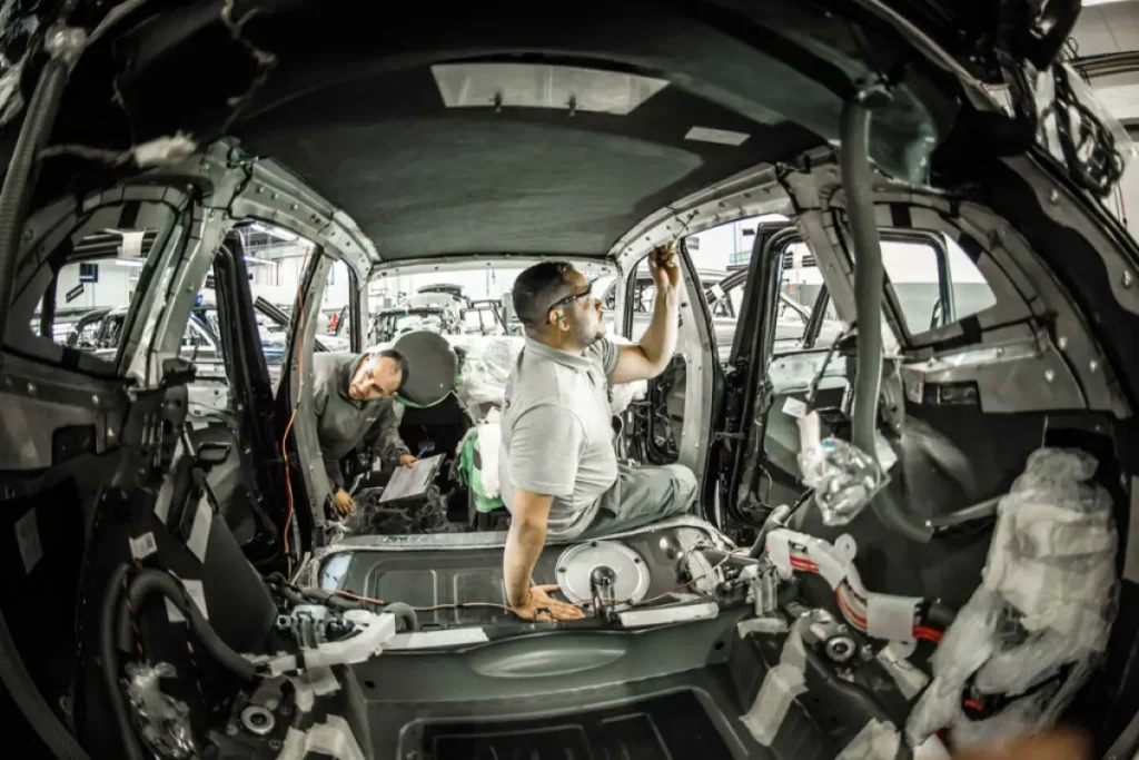 'Revogaço' do acesso facilitado as armas assinado prejudica empresa de blindagem de veículos